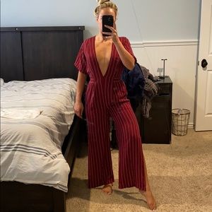🛍TWIIN Deep V Neck Striped JumpSuit Burgundy Smal